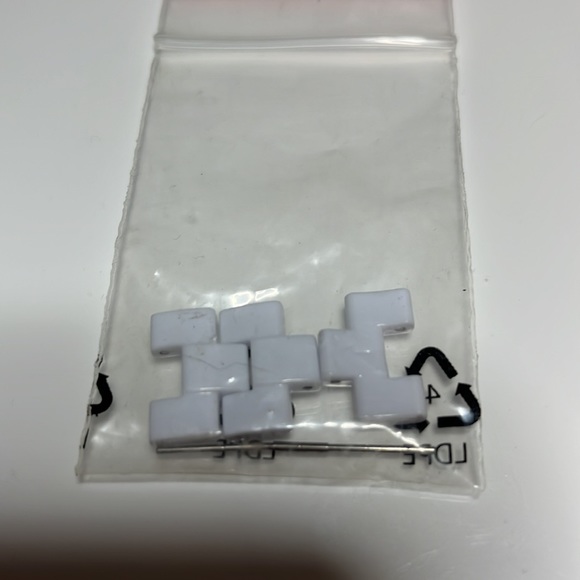 Relic ladies white acrylic watch with crystals - Picture 4 of 4